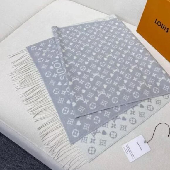 Louis Vuitton Monogram Cashmere Scarf – Grey & White - Picture 2 of 5